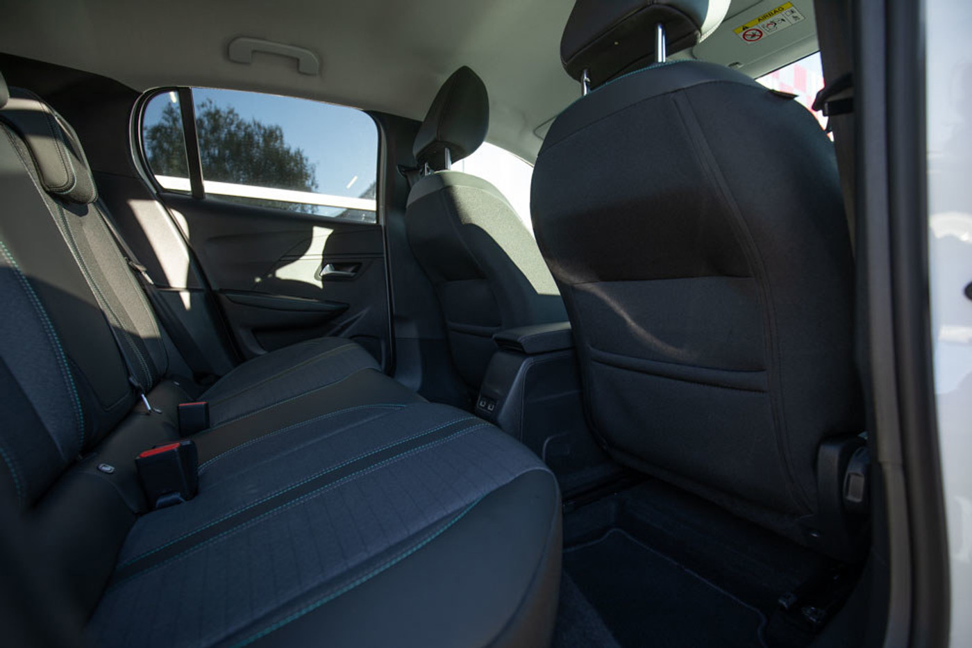 Foto van Peugeot E-208