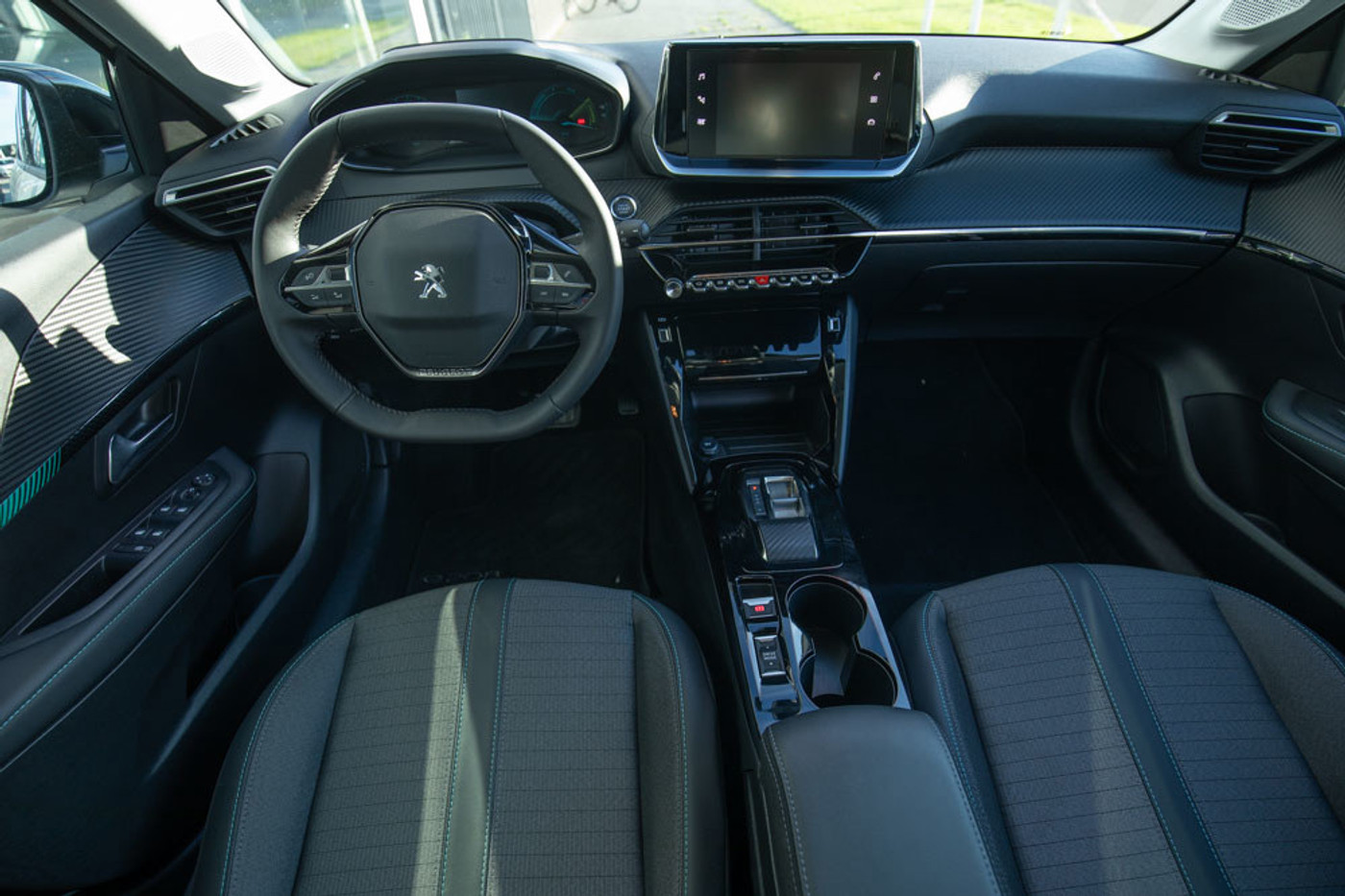 Foto van Peugeot E-208