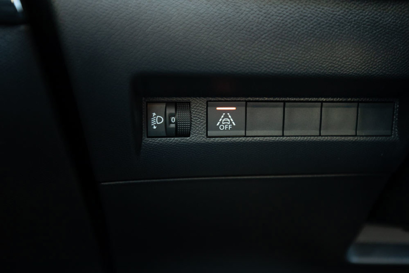 Foto van Peugeot E-208