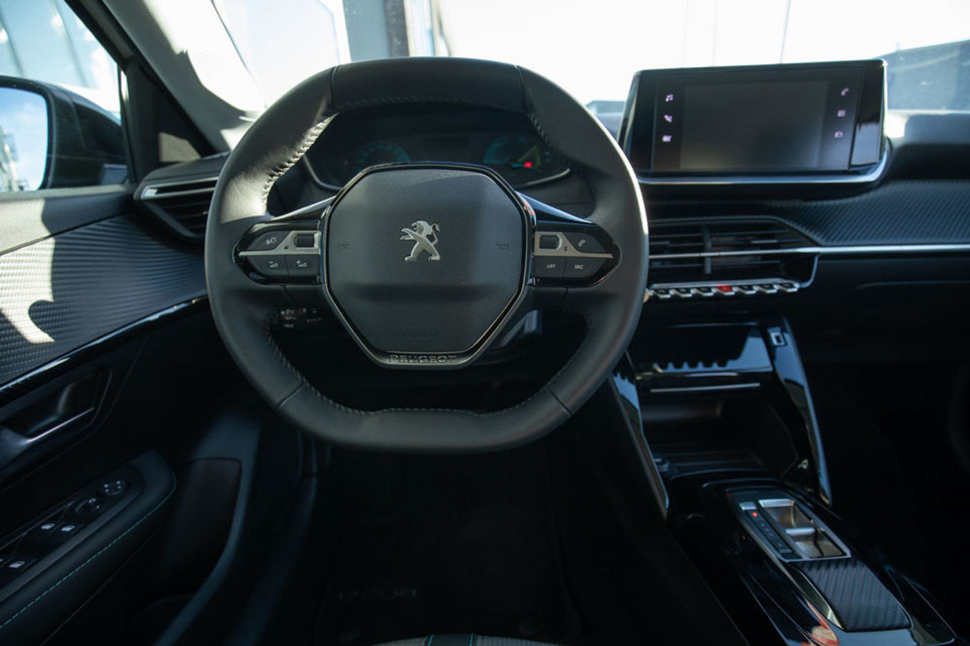 Foto van Peugeot E-208