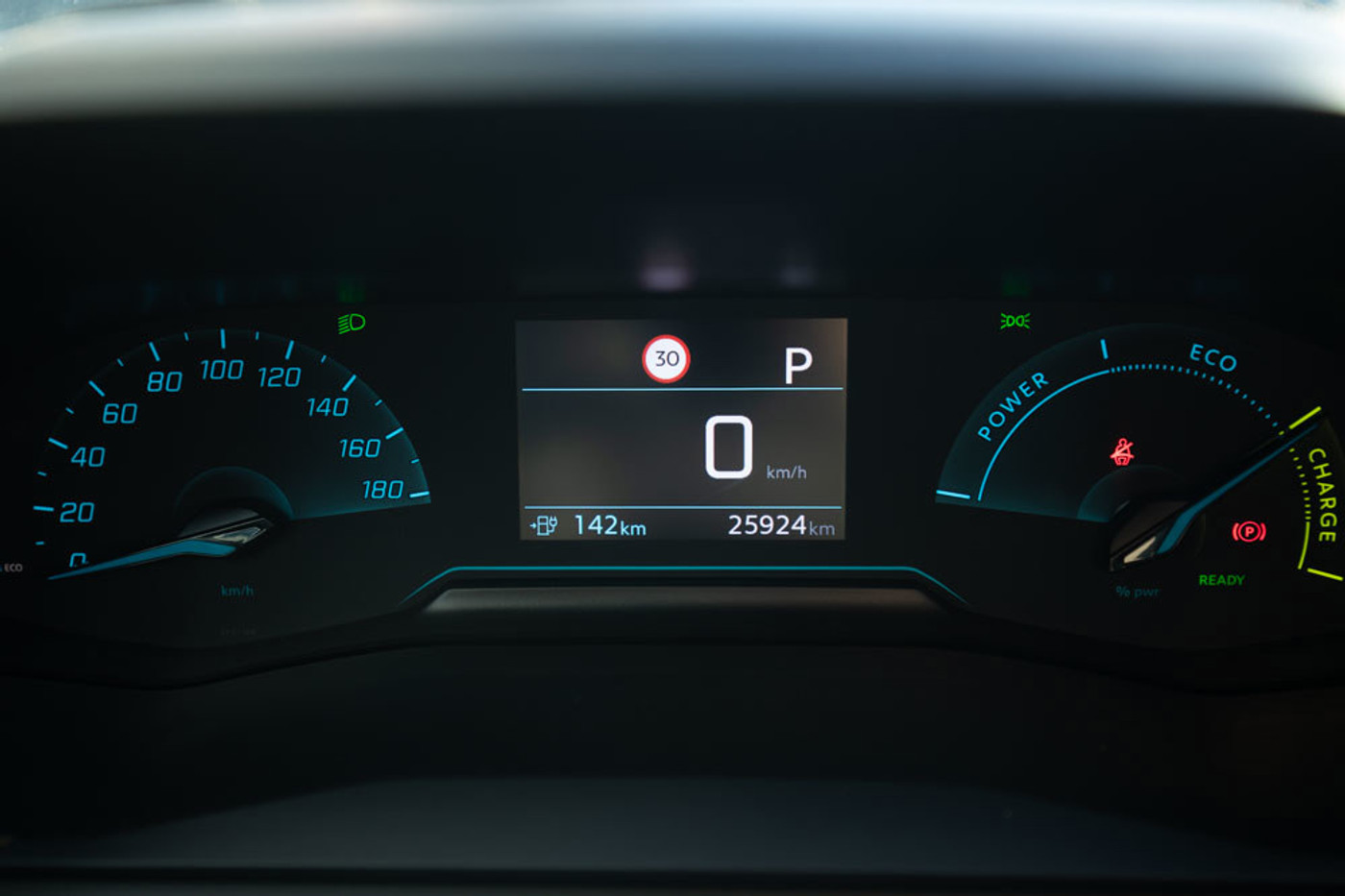 Foto van Peugeot E-208