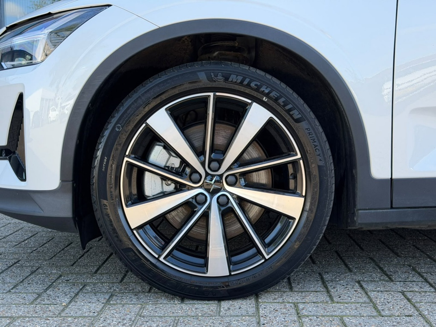 Foto van Polestar 2
