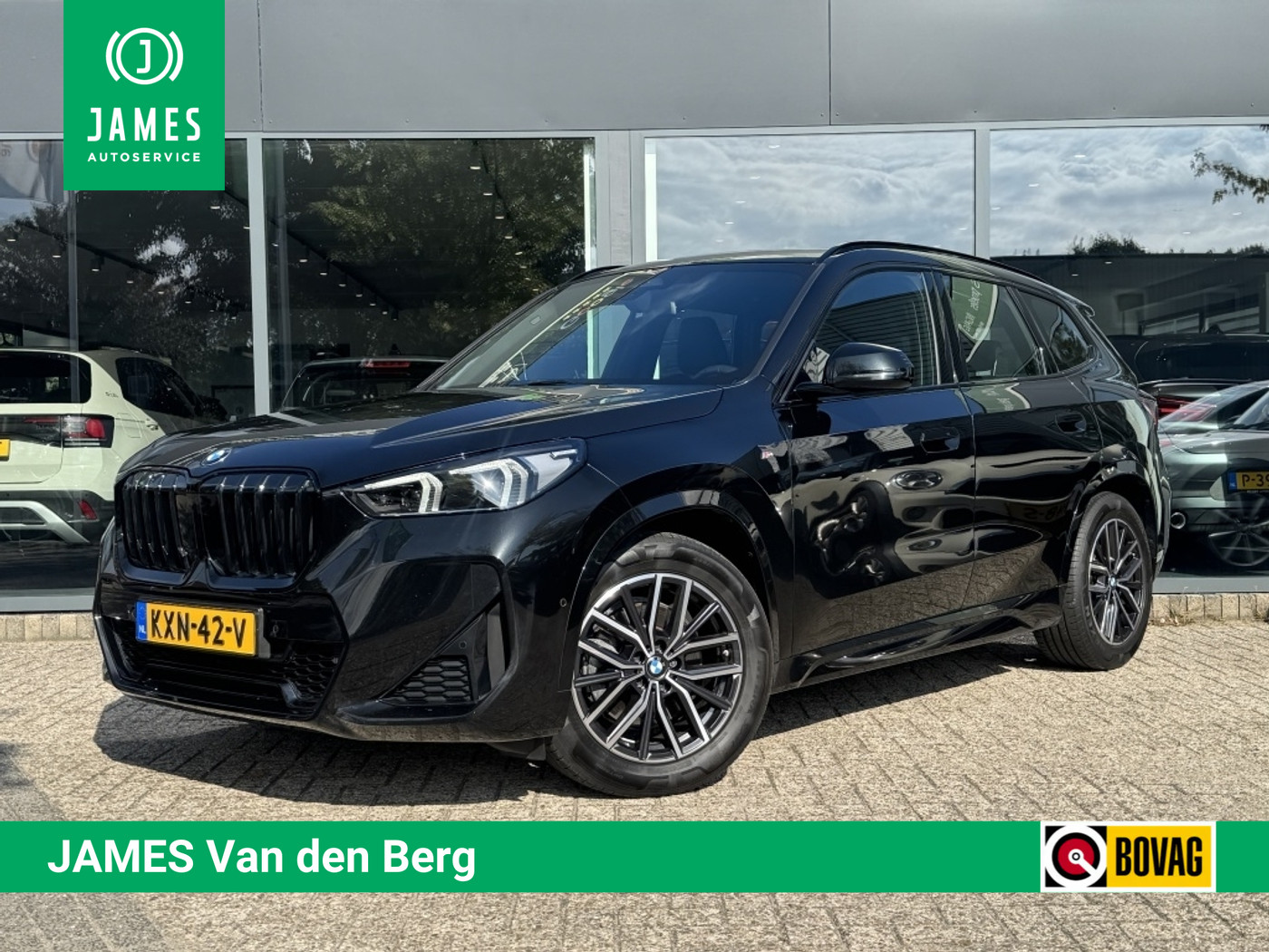 BMW X1 sDrive20i | PANORAMADAK | MASSAGESTOELEN | 2023 - voorkant
