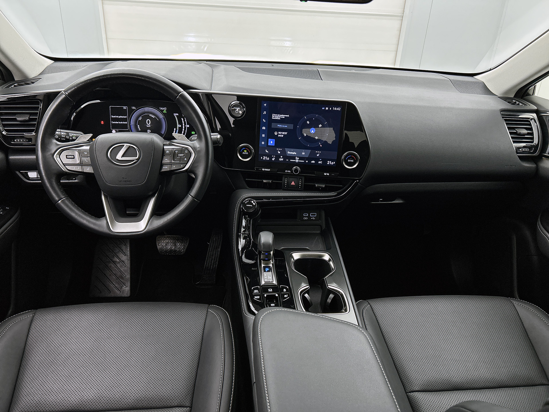Foto van Lexus NX