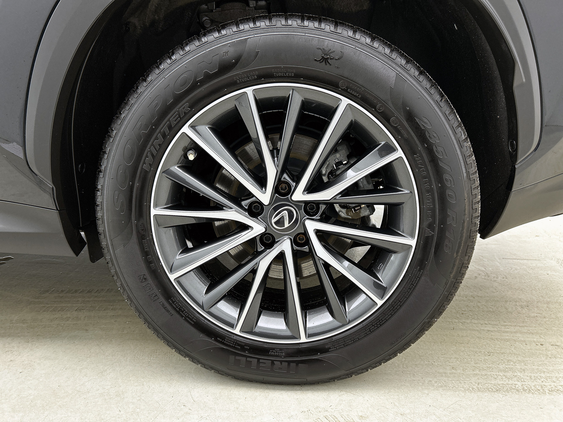 Foto van Lexus NX
