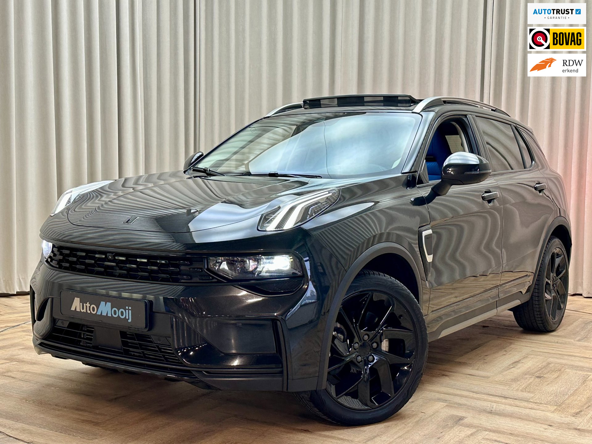 LYNK & Co 01 1.5 Hybride | BLACK PACK | Zwarte hemel | Infinity Sound | Panoramadak | Adaptive Cruise | Memory Seat | Carplay 2023 - voorkant