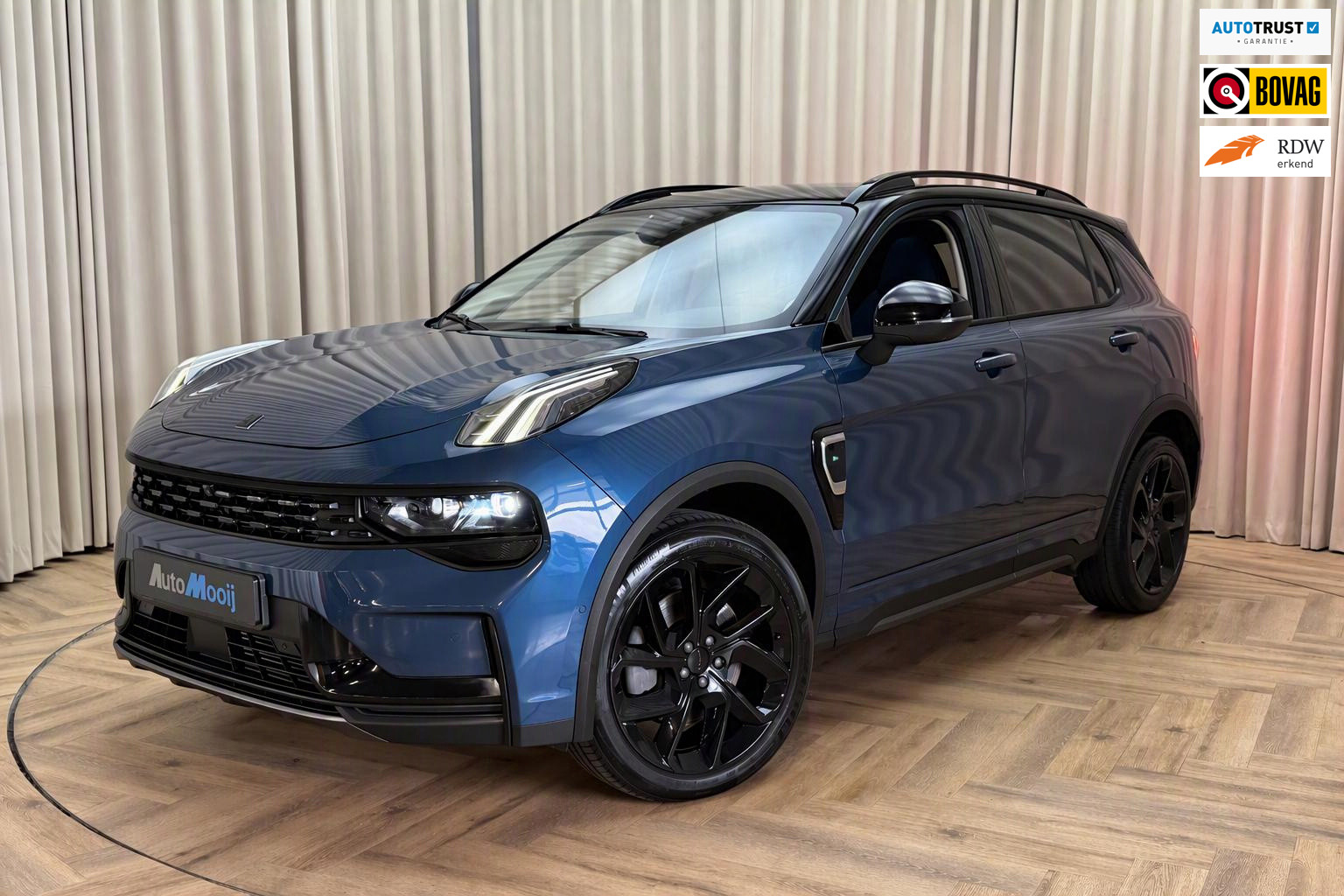 LYNK & Co 01 1.5 Hybride | BLACK PACK | Zwarte hemel | Infinity Sound | Panoramadak | Adaptive Cruise | Memory Seat | Carplay 2023 - voorkant