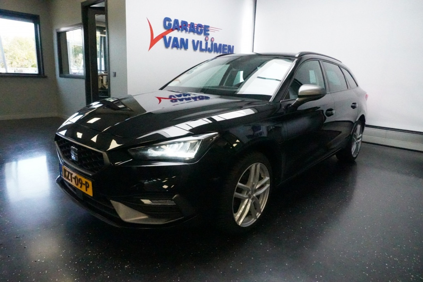 Seat Leon Sportstourer 1.4 e-Hybrid PHEV FR SOH 89% Camera/Carplay/Trekhaak/ACC 2021 - voorkant