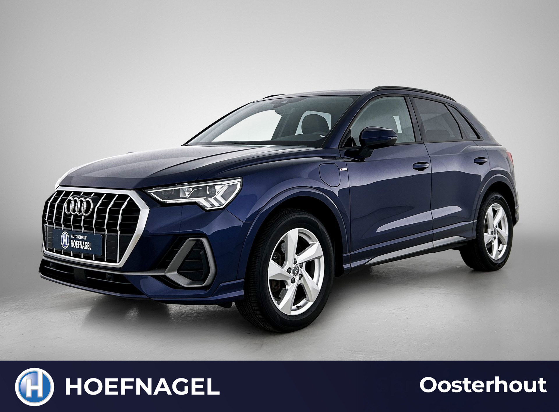 Audi Q3 45 TFSI e S-line Automaat | Adaptive Cruise | Stoelverwarming | CarPlay | Side Assist | Parkeersensoren 2021 - voorkant