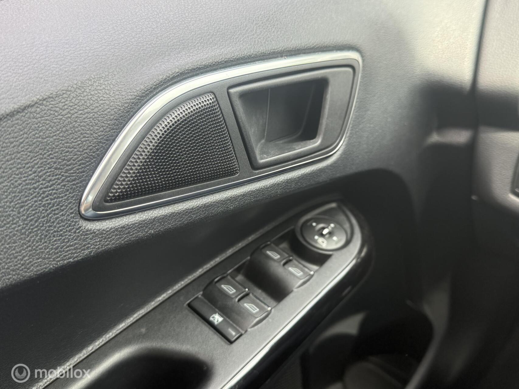 Foto van Ford B-max