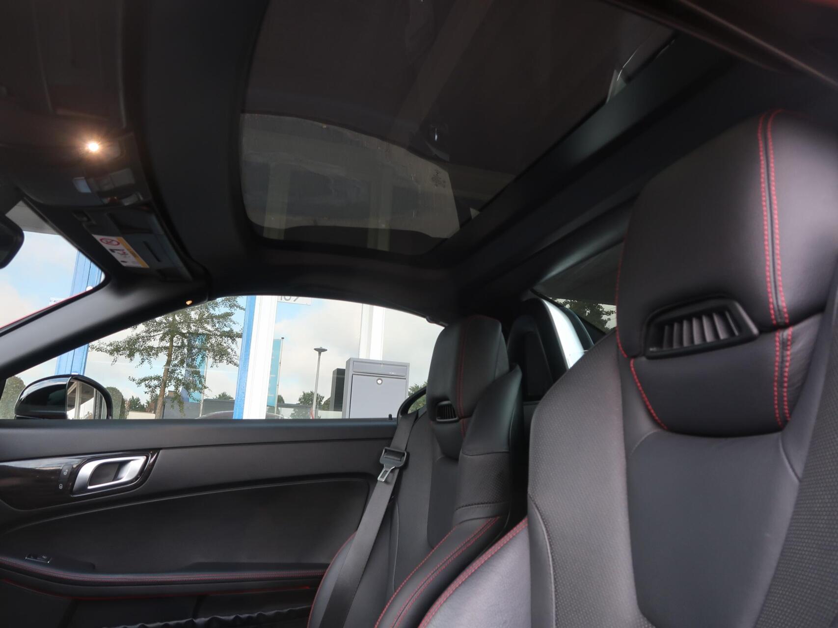 Foto van Mercedes-Benz SLC 200
