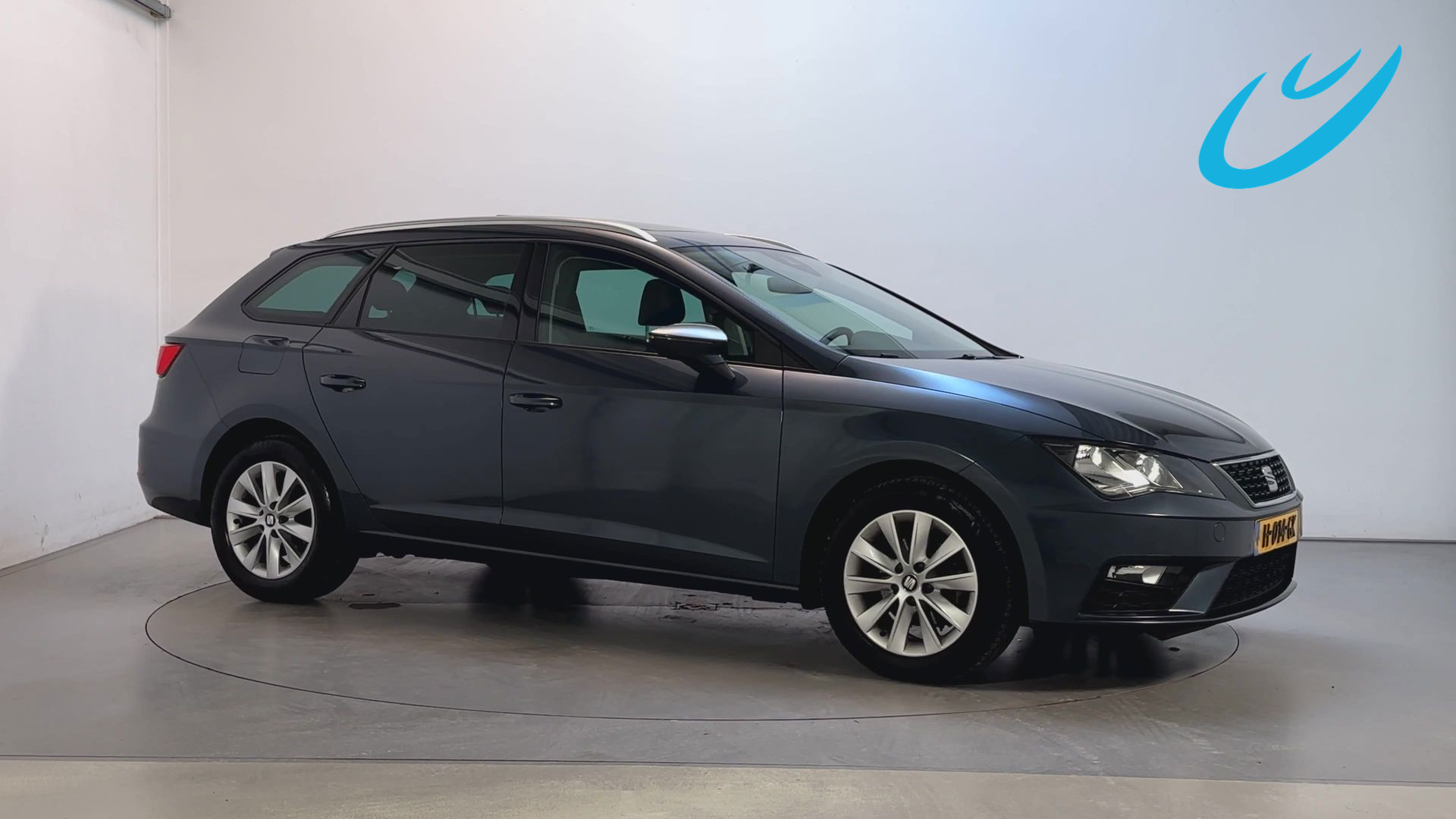 Seat Leon Sportstourer 1.0 TSI Style Ultimate Edition Panoramadak Camera App-Connect DAB+ 2020 - voorkant