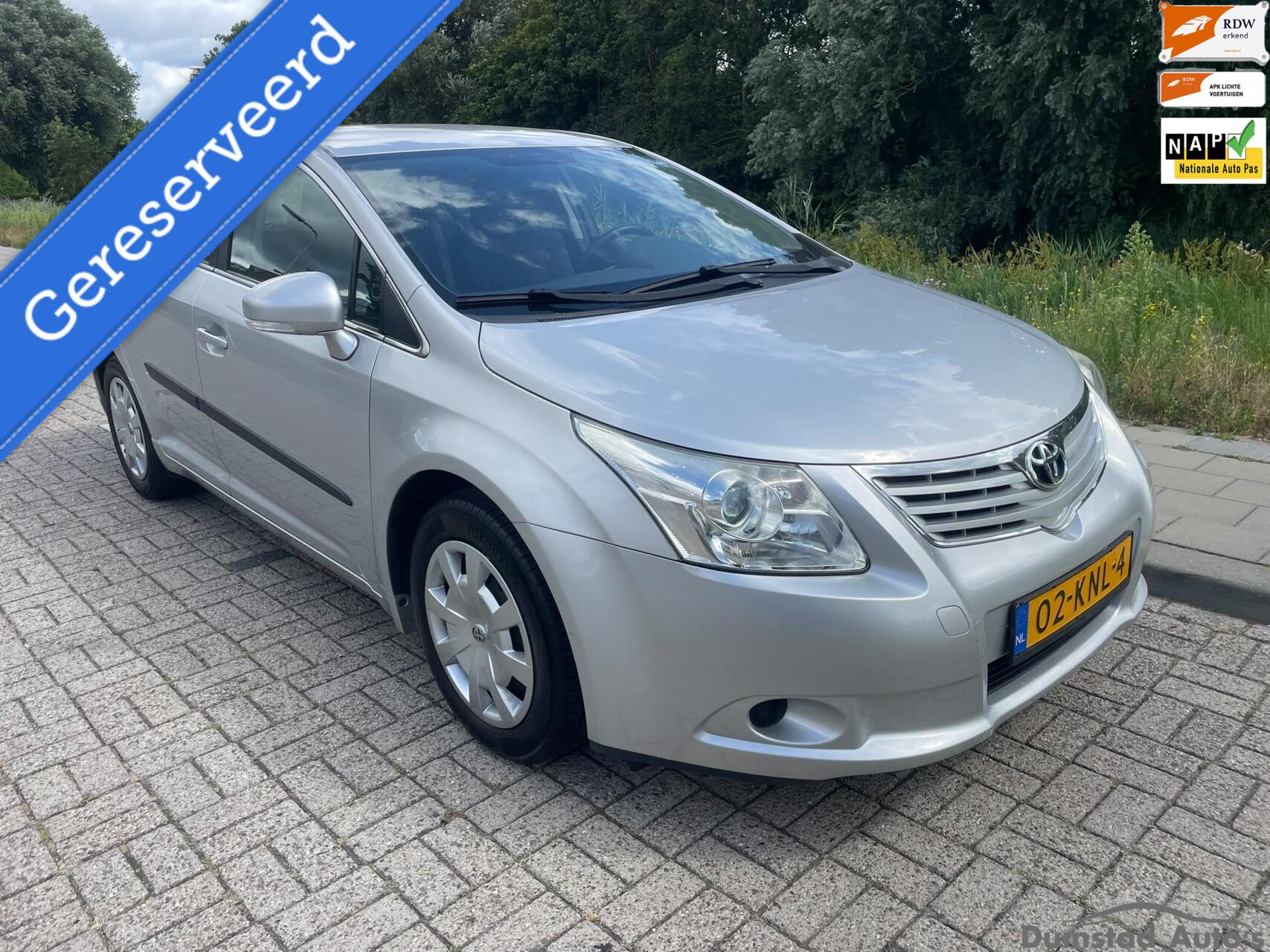 Toyota Toyota Avensis 1.6 VVTi Dynamic Business Special 2010 - voorkant