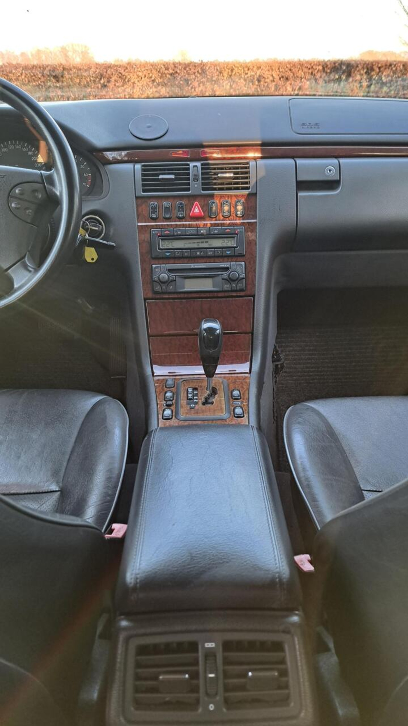 Foto van Mercedes-Benz E 430