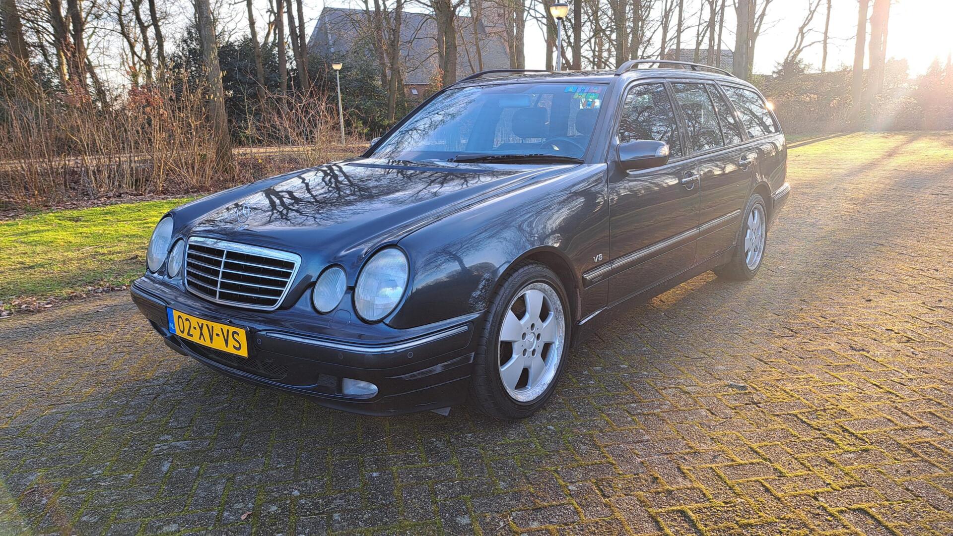 Foto van Mercedes-Benz E 430