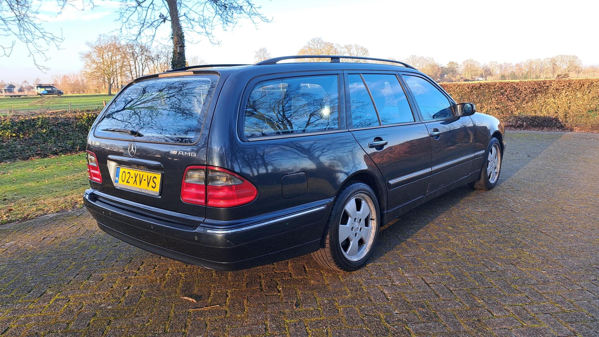 Foto van Mercedes-Benz E 430