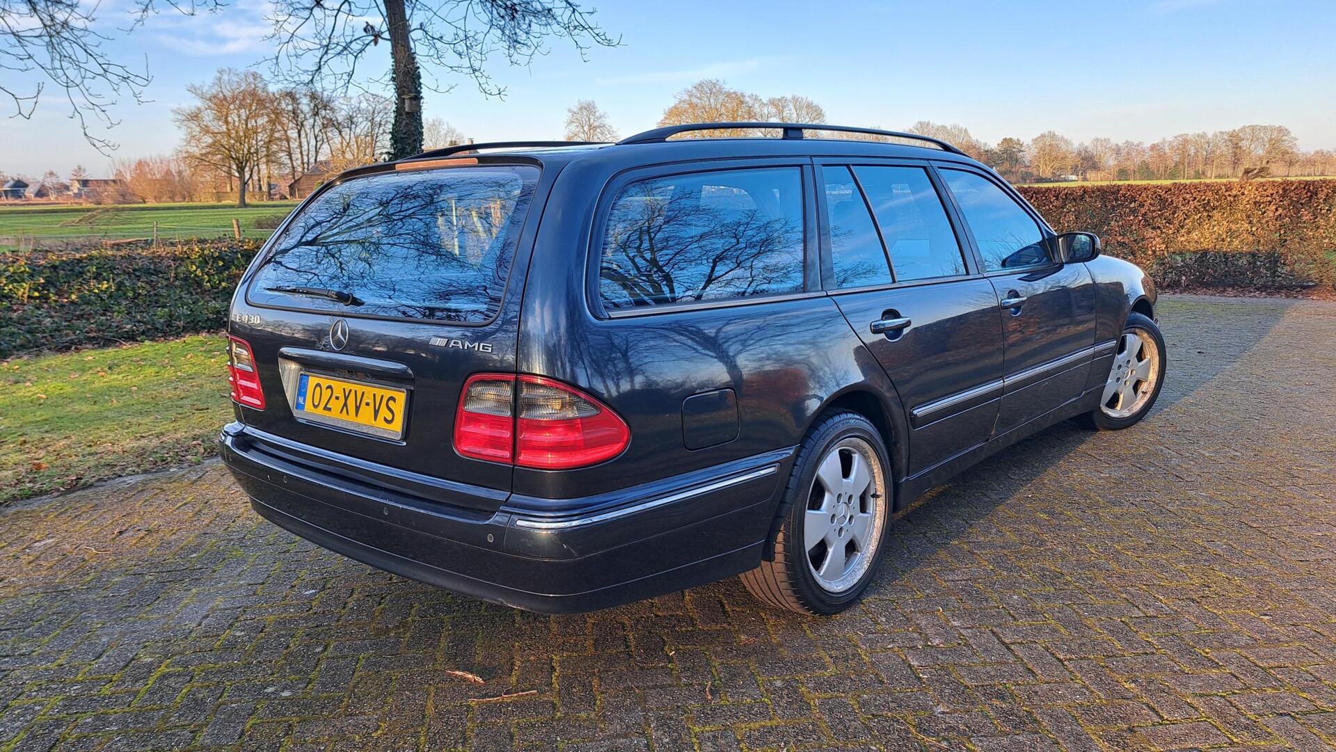 Foto van Mercedes-Benz E 430