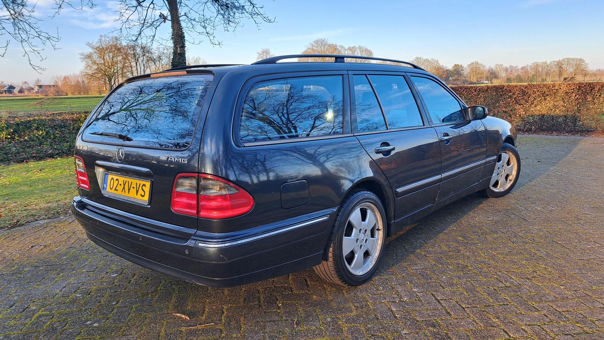 Foto van Mercedes-Benz E 430