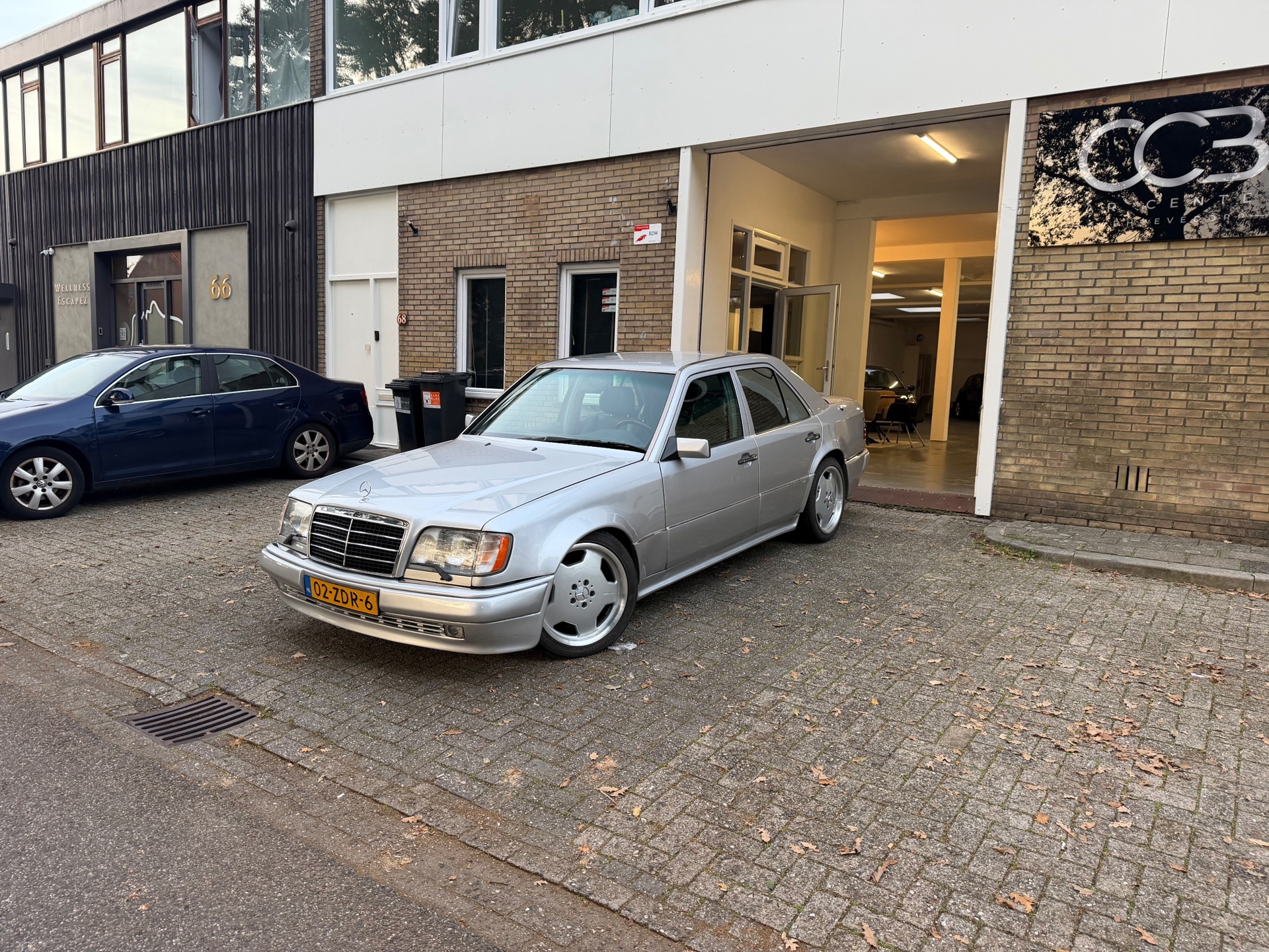 Foto van Mercedes-Benz 300 E