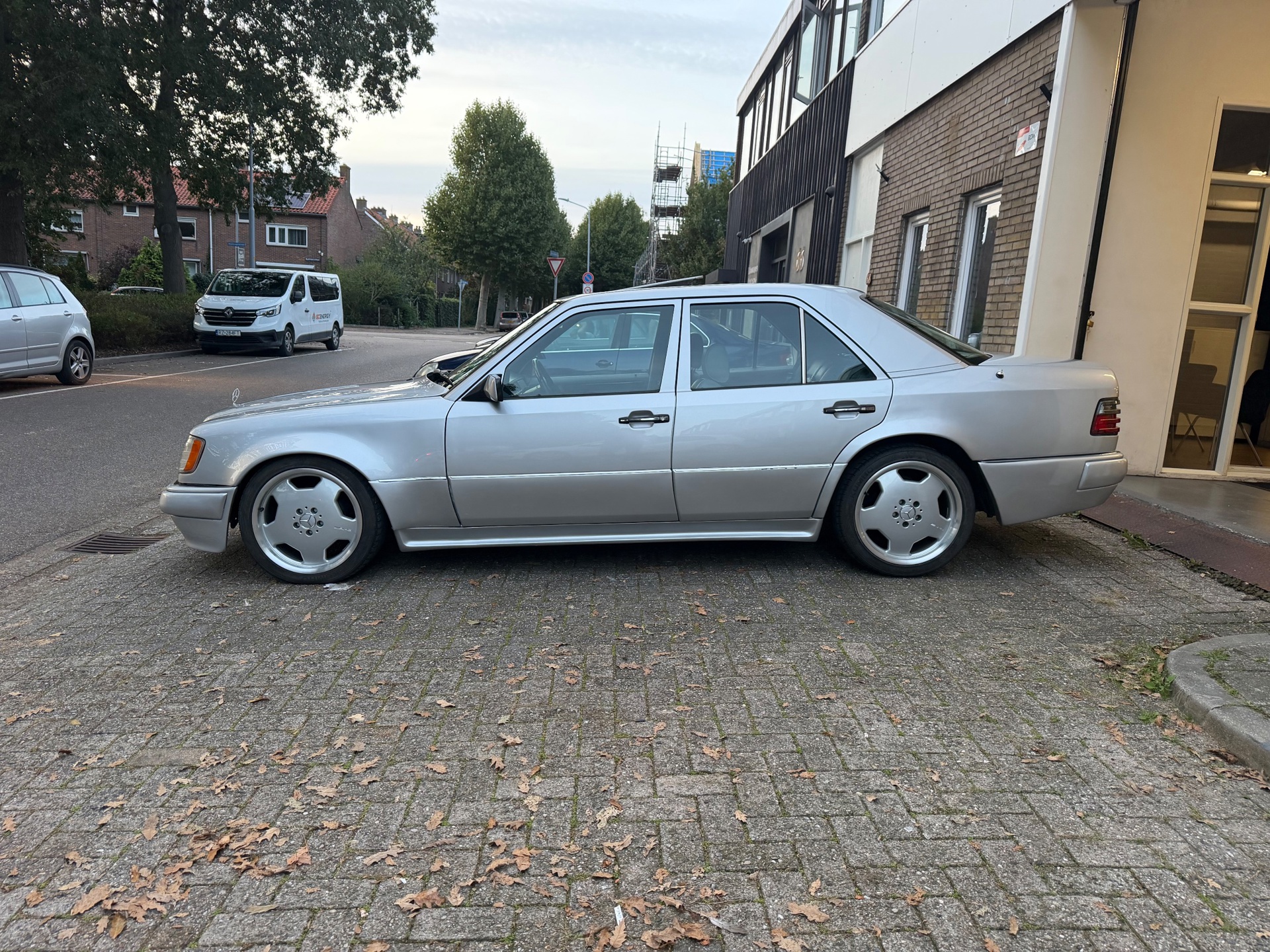 Foto van Mercedes-Benz 300 E
