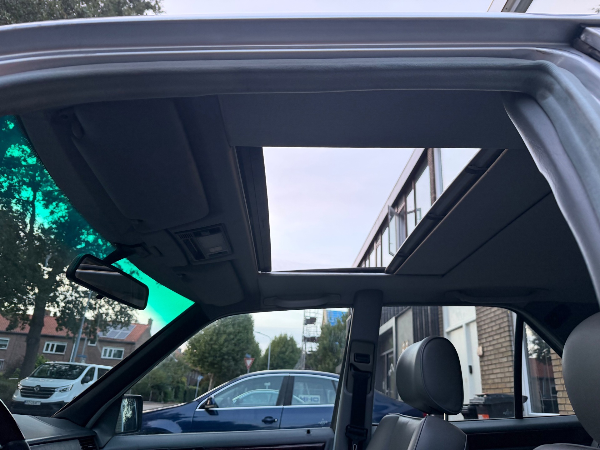 Foto van Mercedes-Benz 300 E