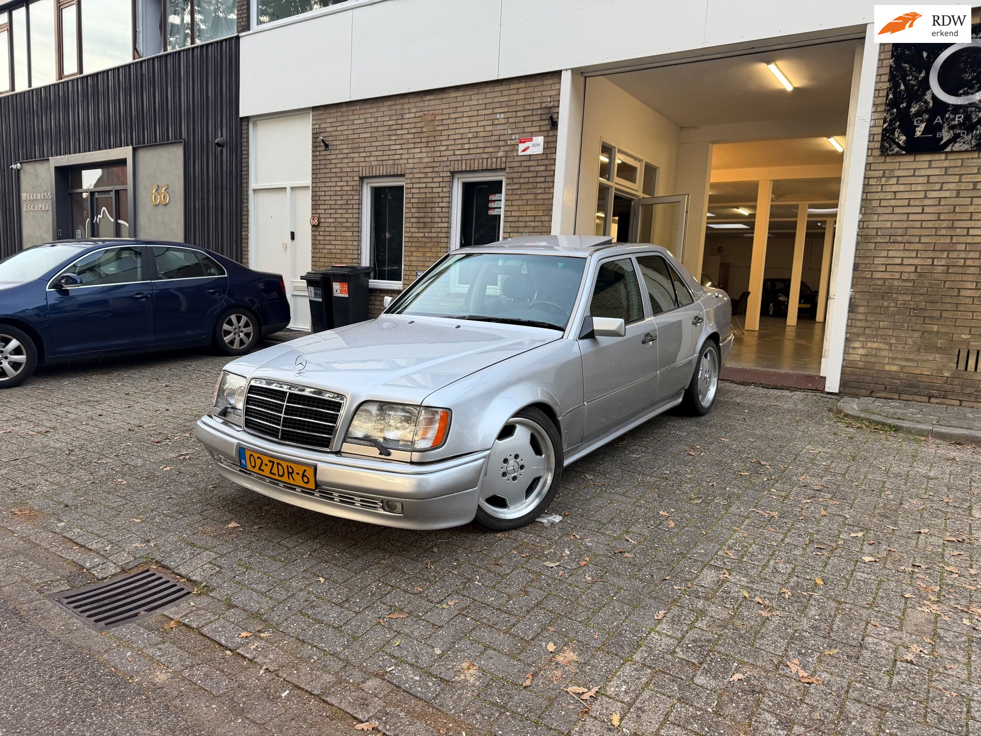 Mercedes-Benz 300 E 300 E | E500 Uitvoering 1987 - voorkant