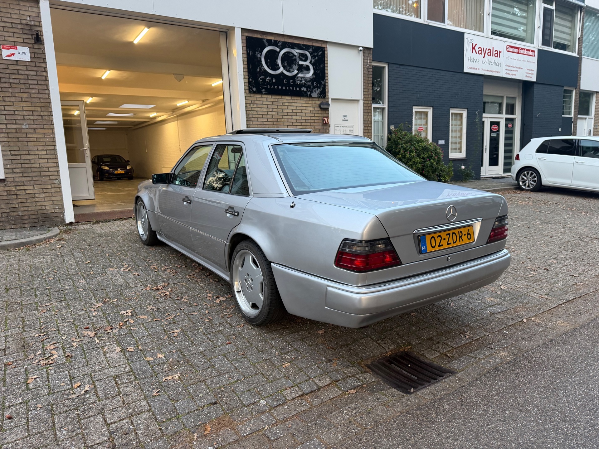 Foto van Mercedes-Benz 300 E