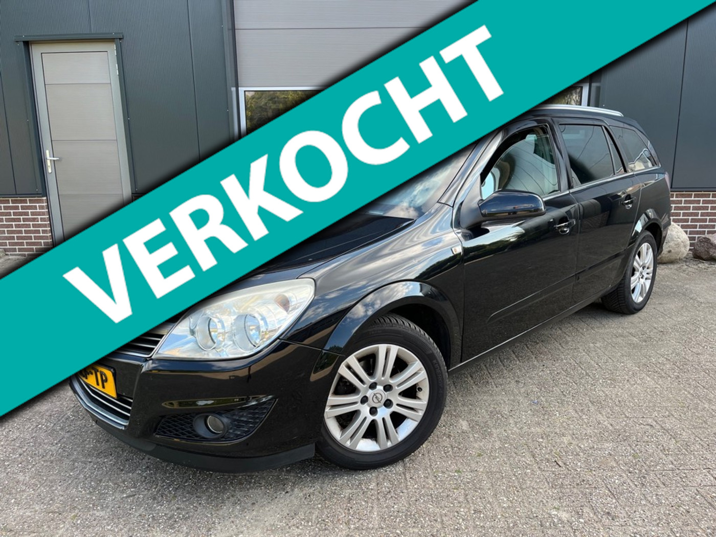 Opel Astra Station Wagon 1.6 Cosmo-AUTOMAAT-Clima-Trekhaak! 2008 - voorkant