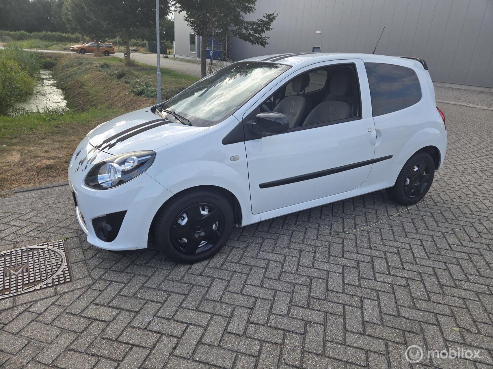 Renault Twingo 1.2-16V 2011 - voorkant