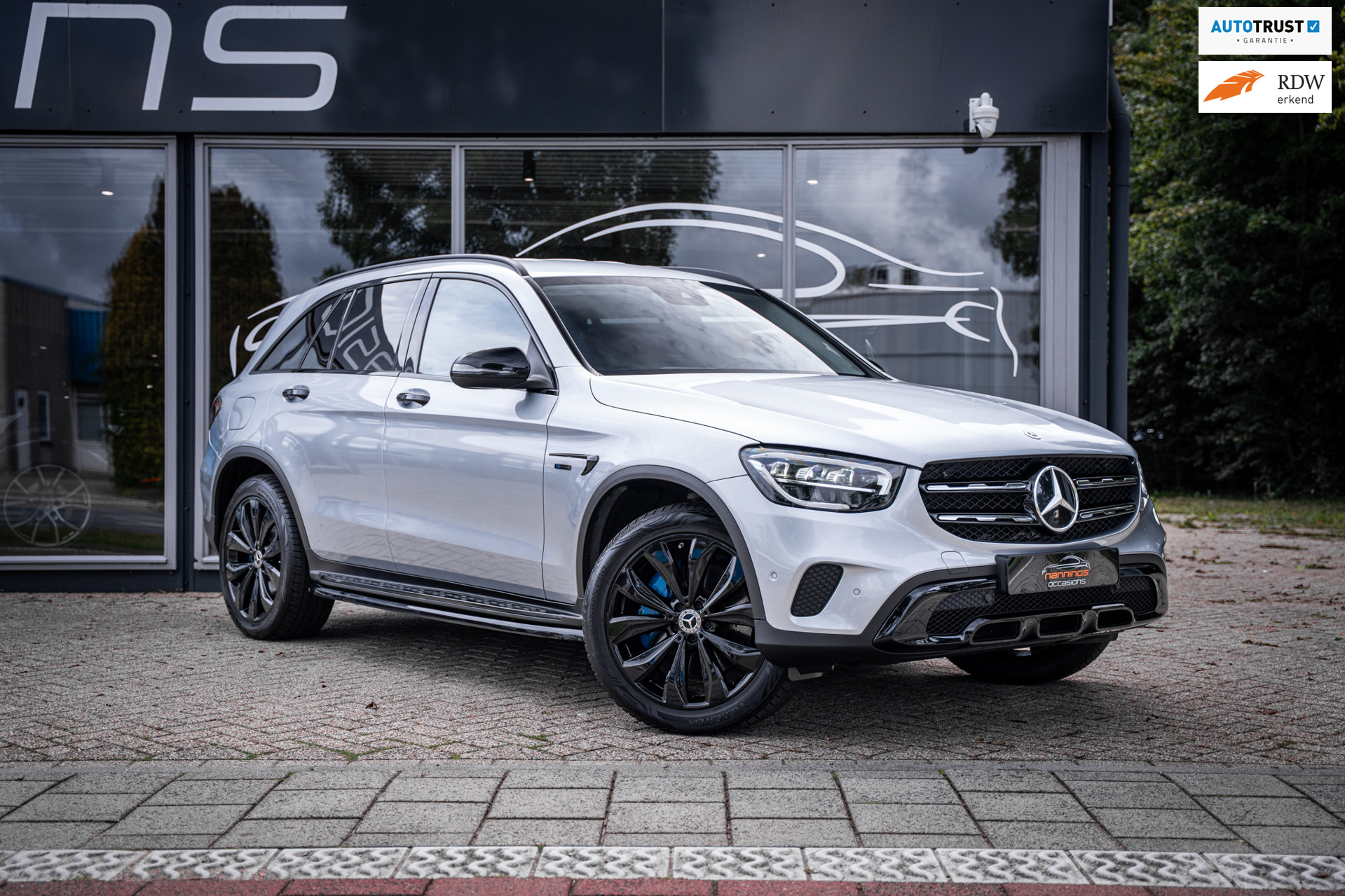 Mercedes-Benz GLC 300 E 4Matic 300e 4MATIC Premium Plus|Night Package|Carplay|ACC|LED|Stoelverw|3 Zone A/C| 2021 - voorkant