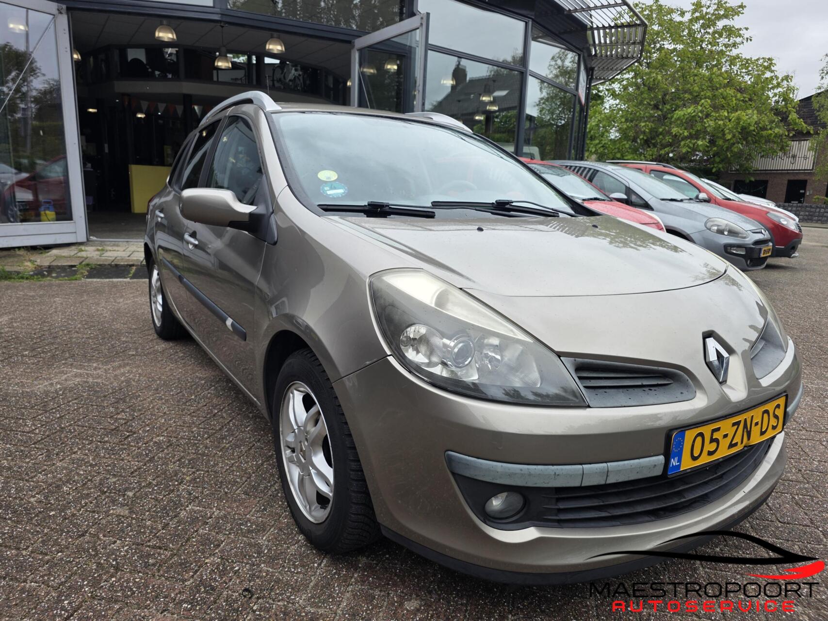 Renault Clio 1.2 Dynamique – 2008 – €1.750 2008 - voorkant