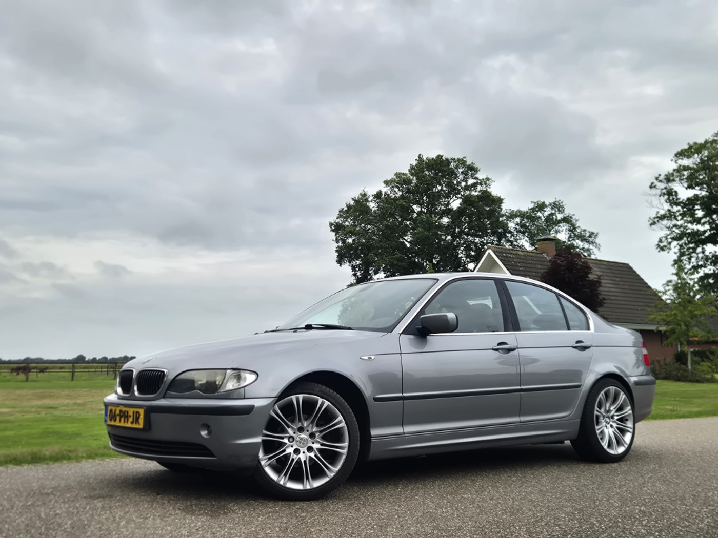BMW 3er Reihe 318i Special Edition Nieuwe APK 2004 - voorkant