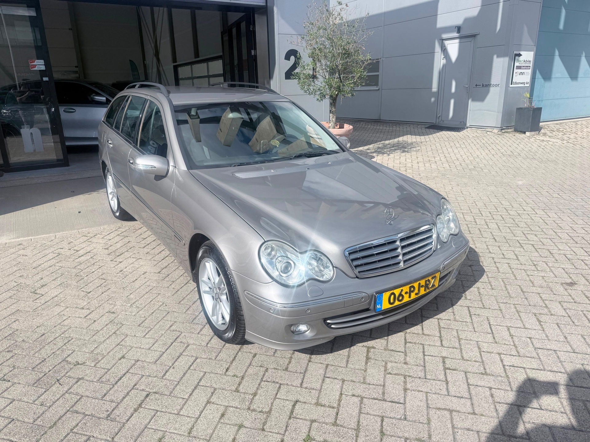Foto van Mercedes-Benz C 180 Kompressor