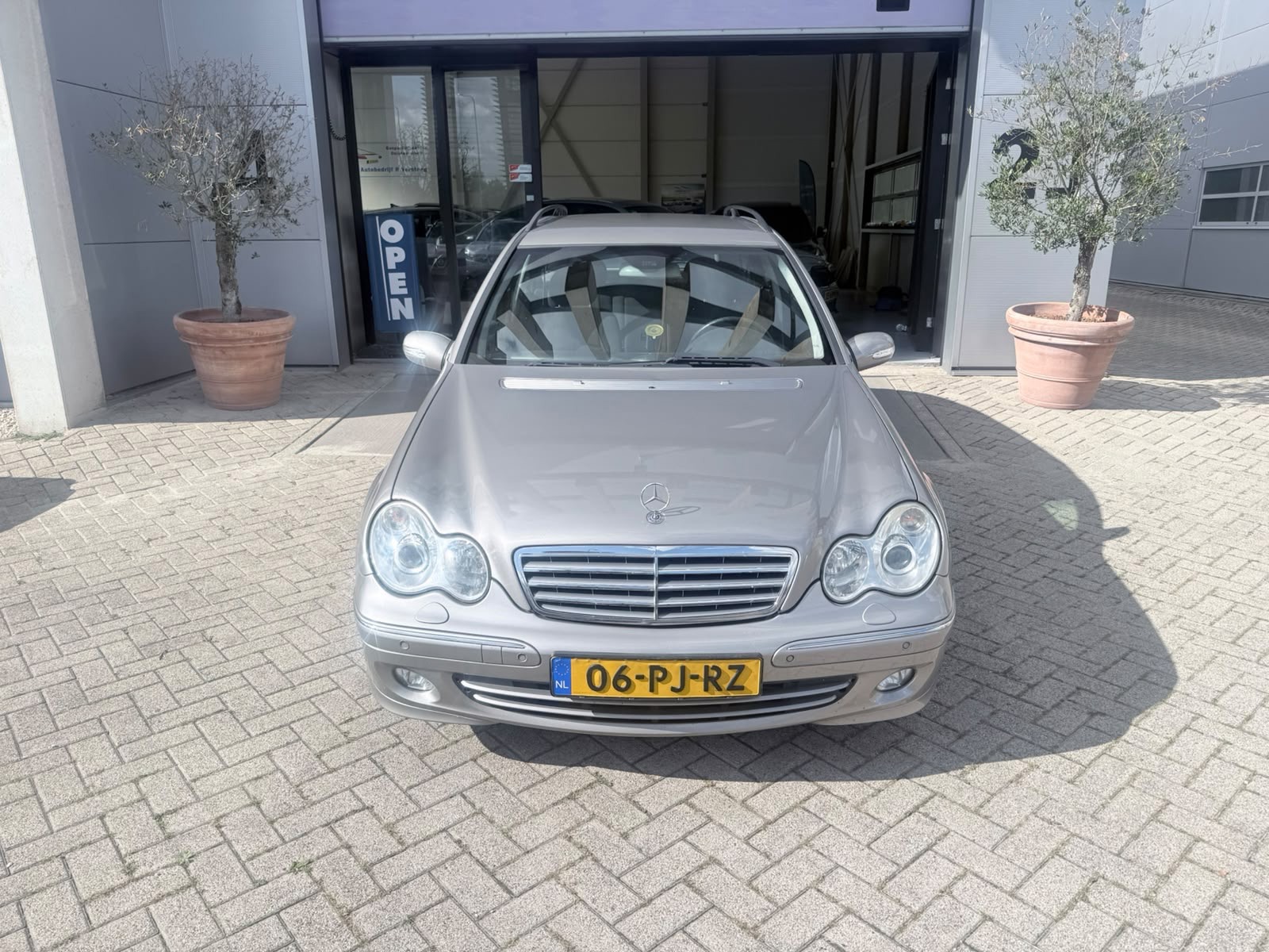 Foto van Mercedes-Benz C 180 Kompressor