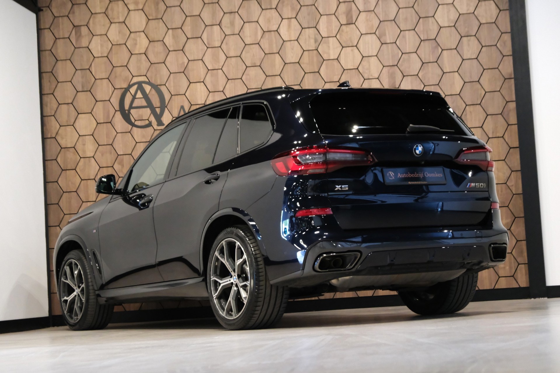 Foto van BMW X5 M50i