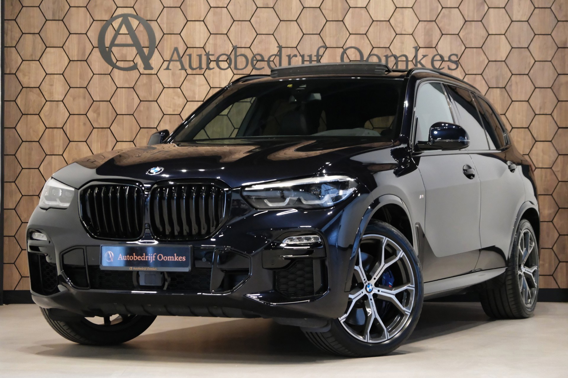 BMW X5 M50i M50i High Executive |84.464km| 530pk V8 *Panodal/Leder/Camera/21 Inch Breedset 2020 - voorkant
