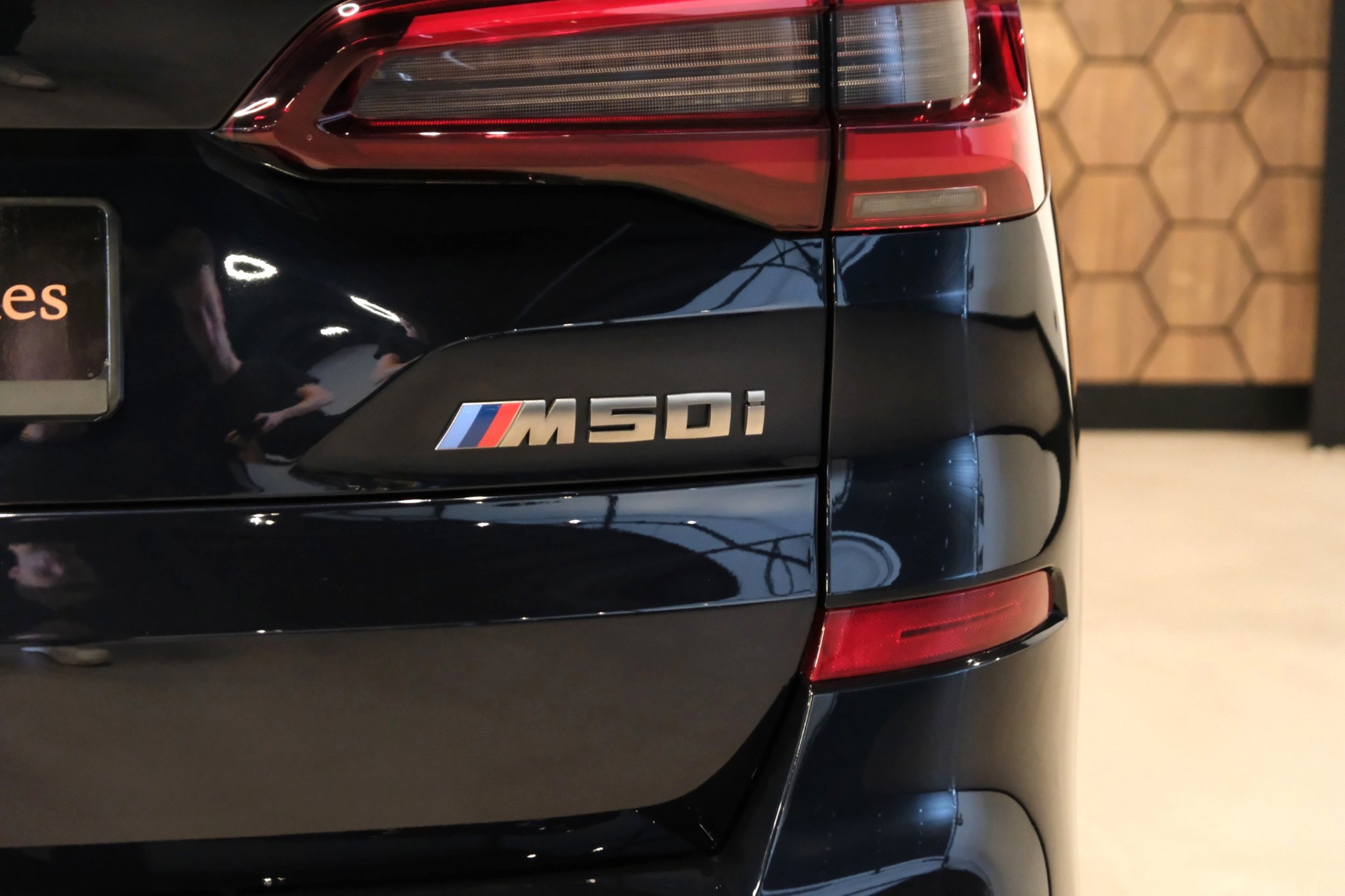 Foto van BMW X5 M50i