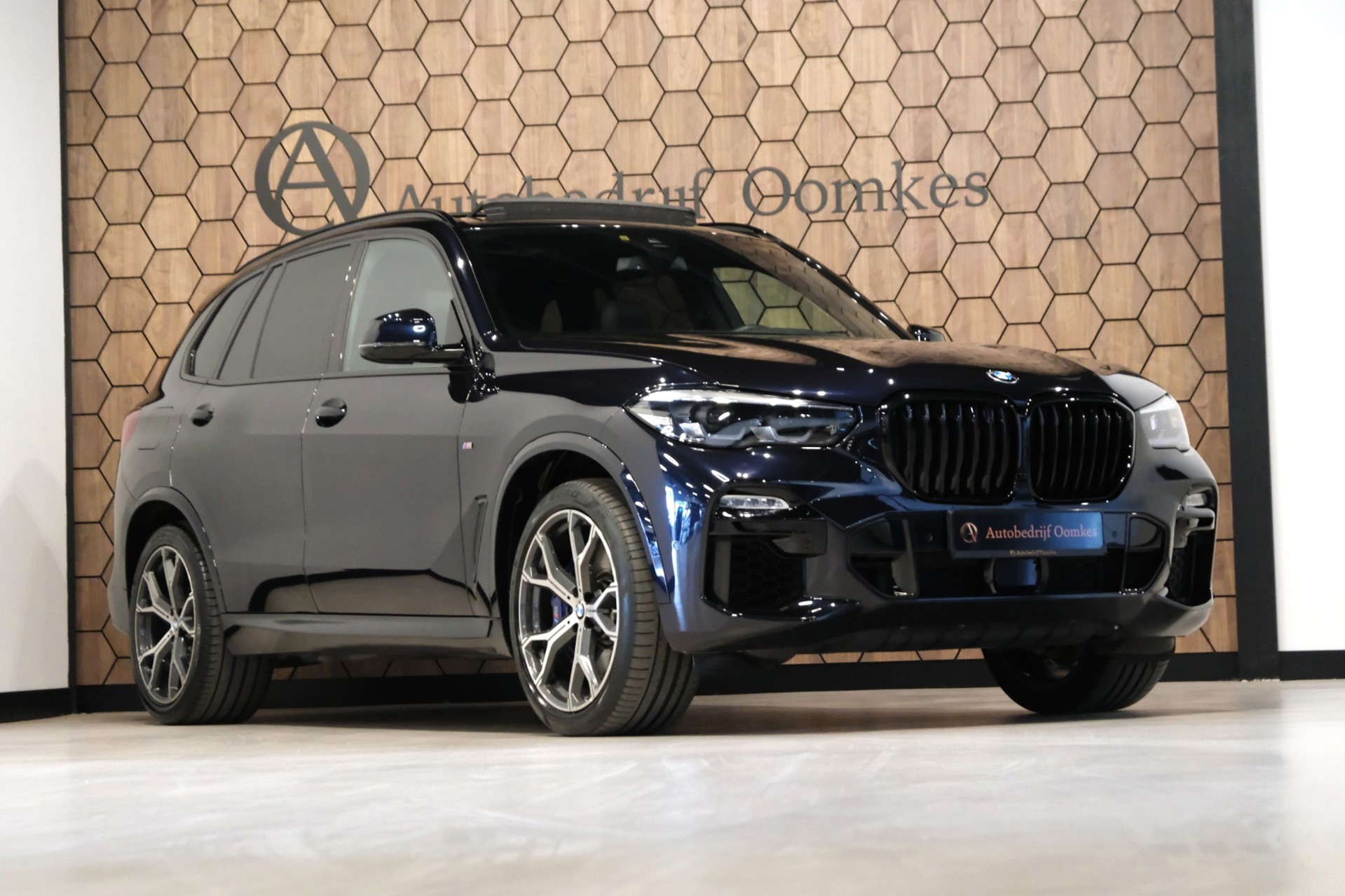 Foto van BMW X5 M50i