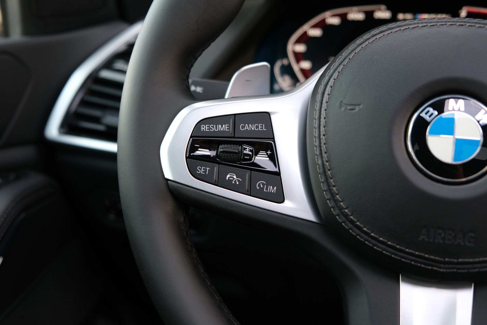 Foto van BMW X5 M50i