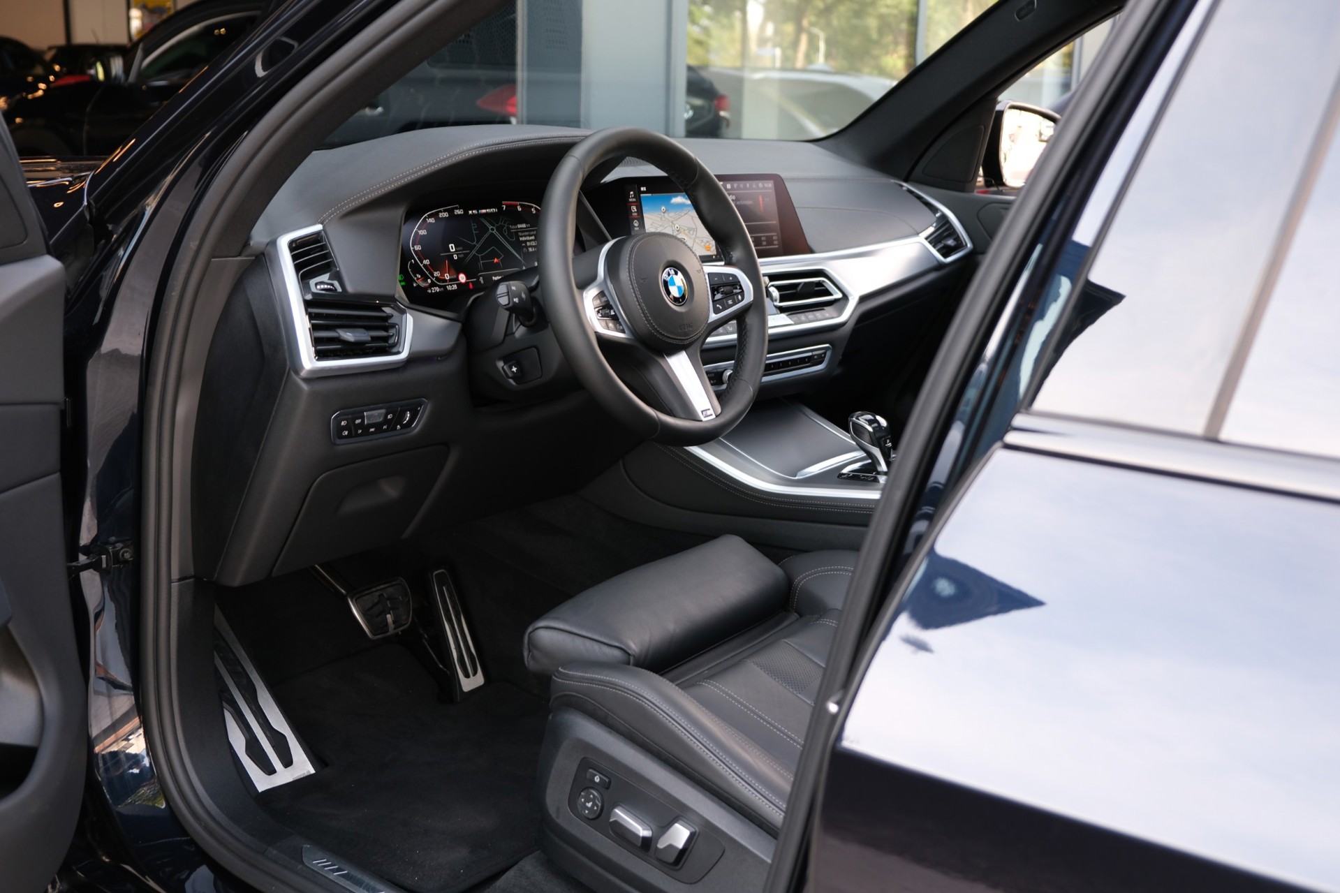 Foto van BMW X5 M50i