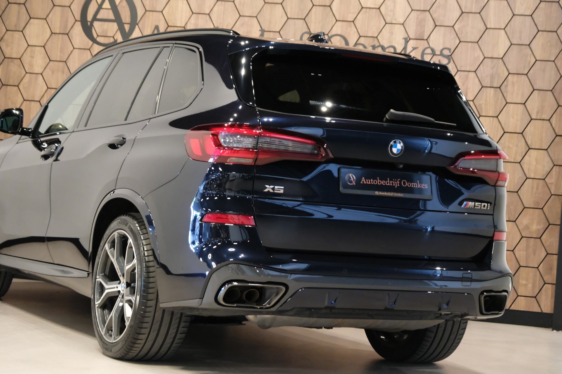 Foto van BMW X5 M50i