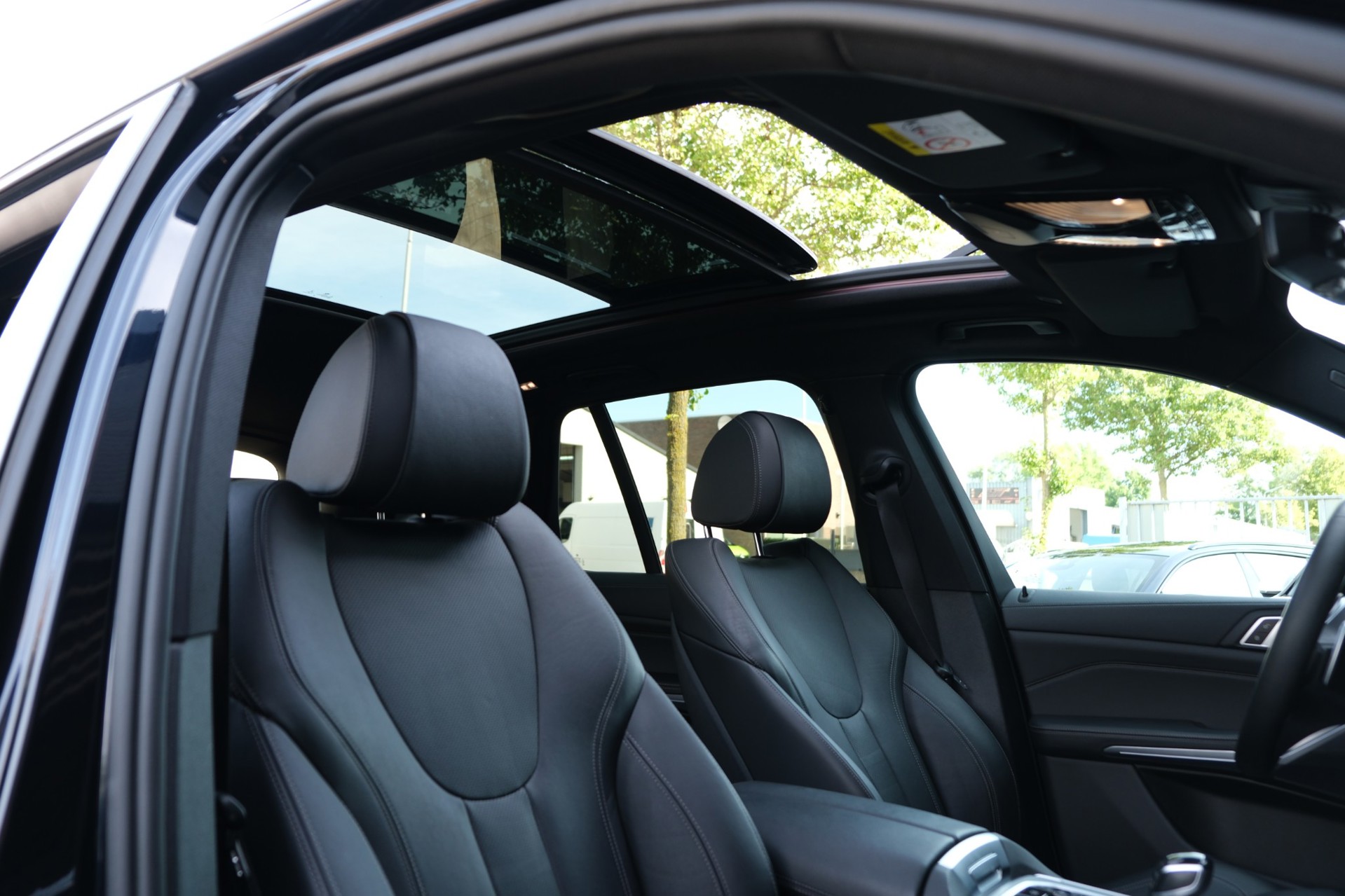 Foto van BMW X5 M50i