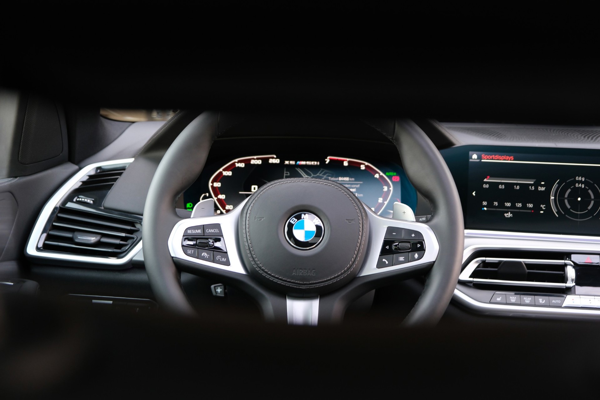 Foto van BMW X5 M50i