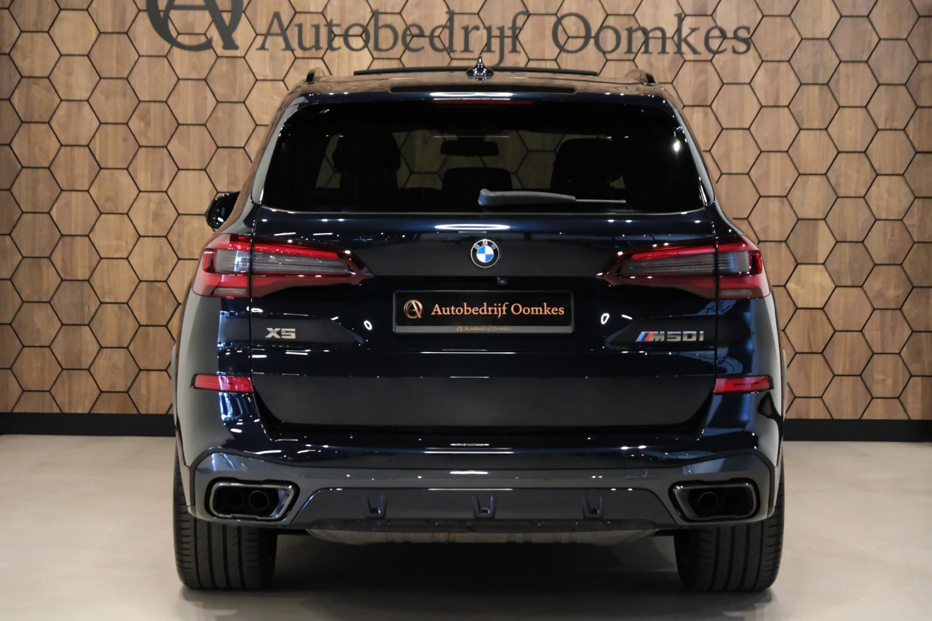Foto van BMW X5 M50i