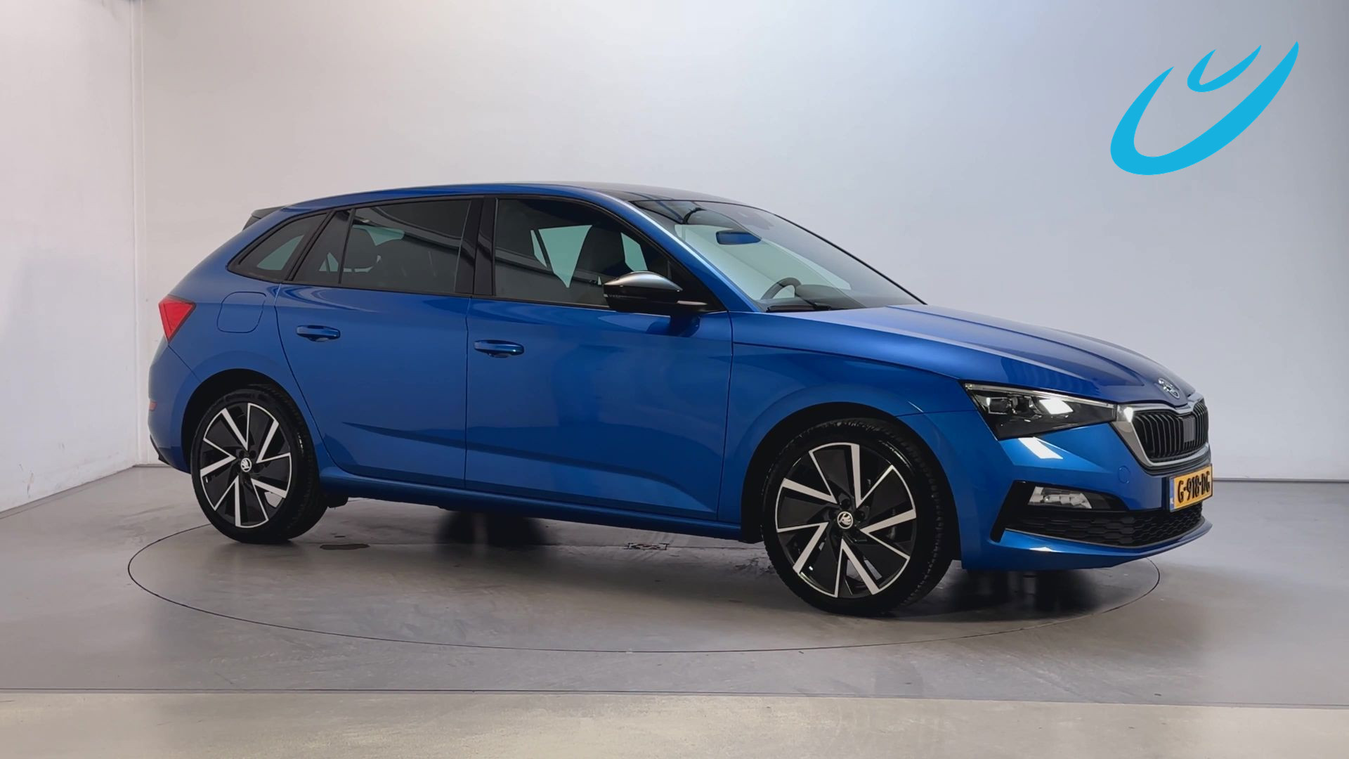Skoda Scala 1.5 TSI 150pk DSG Sport Business Panoramadak Camera Stoelverwarming App-Connect 2019 - voorkant