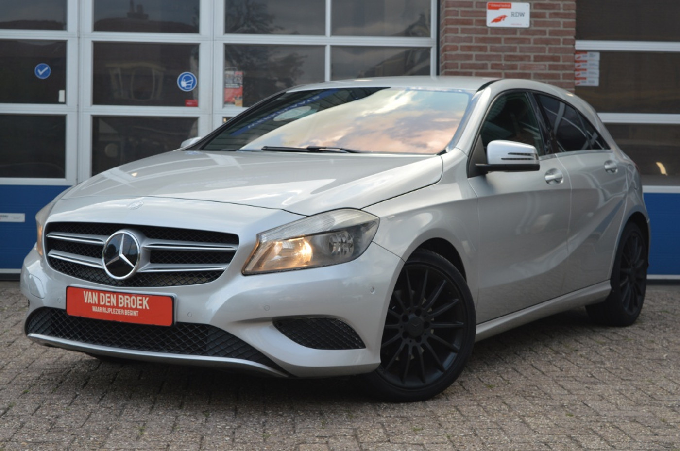 Mercedes-Benz A 180 180 Ambition | NAVI - STOEL.VERW 2013 - voorkant