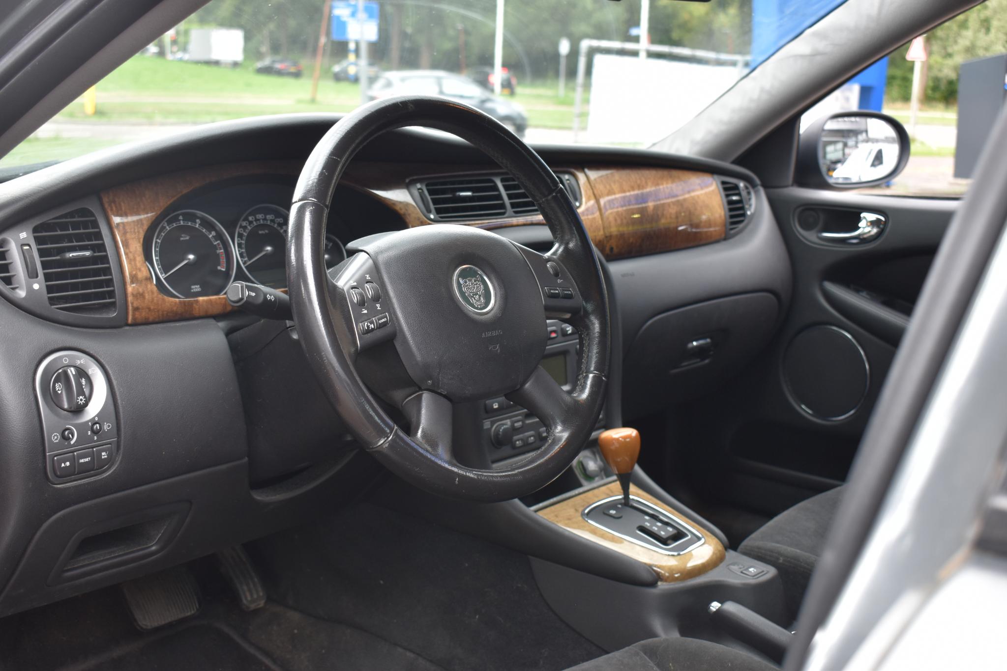 Foto van Jaguar X-type 2.0 V6