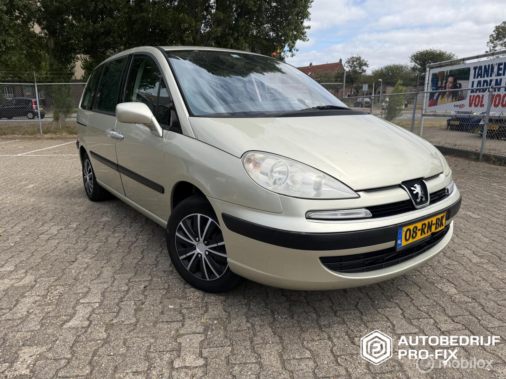 Peugeot 807 2.0 ST  8 PERSOONS  NAP 2005 - voorkant