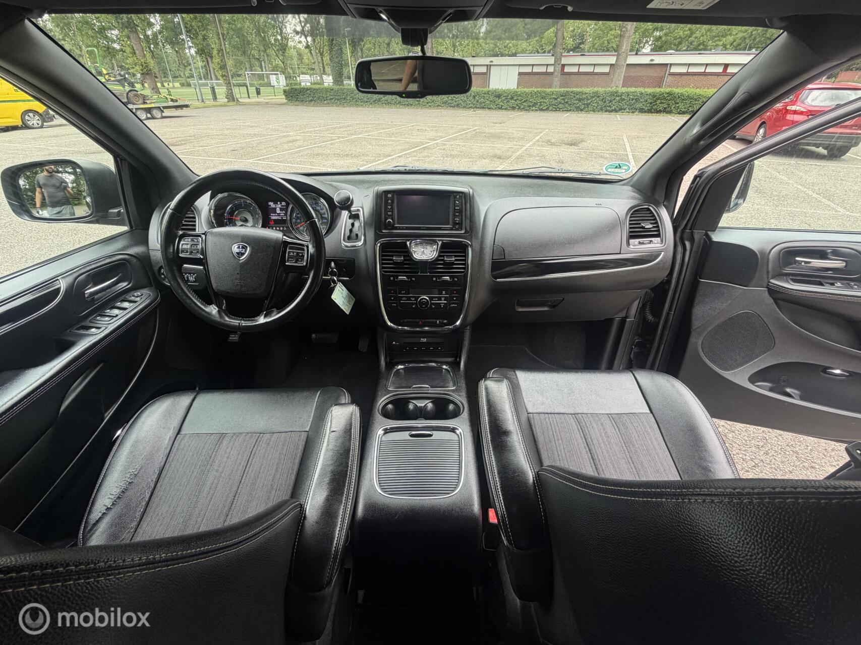 Foto van Lancia Voyager