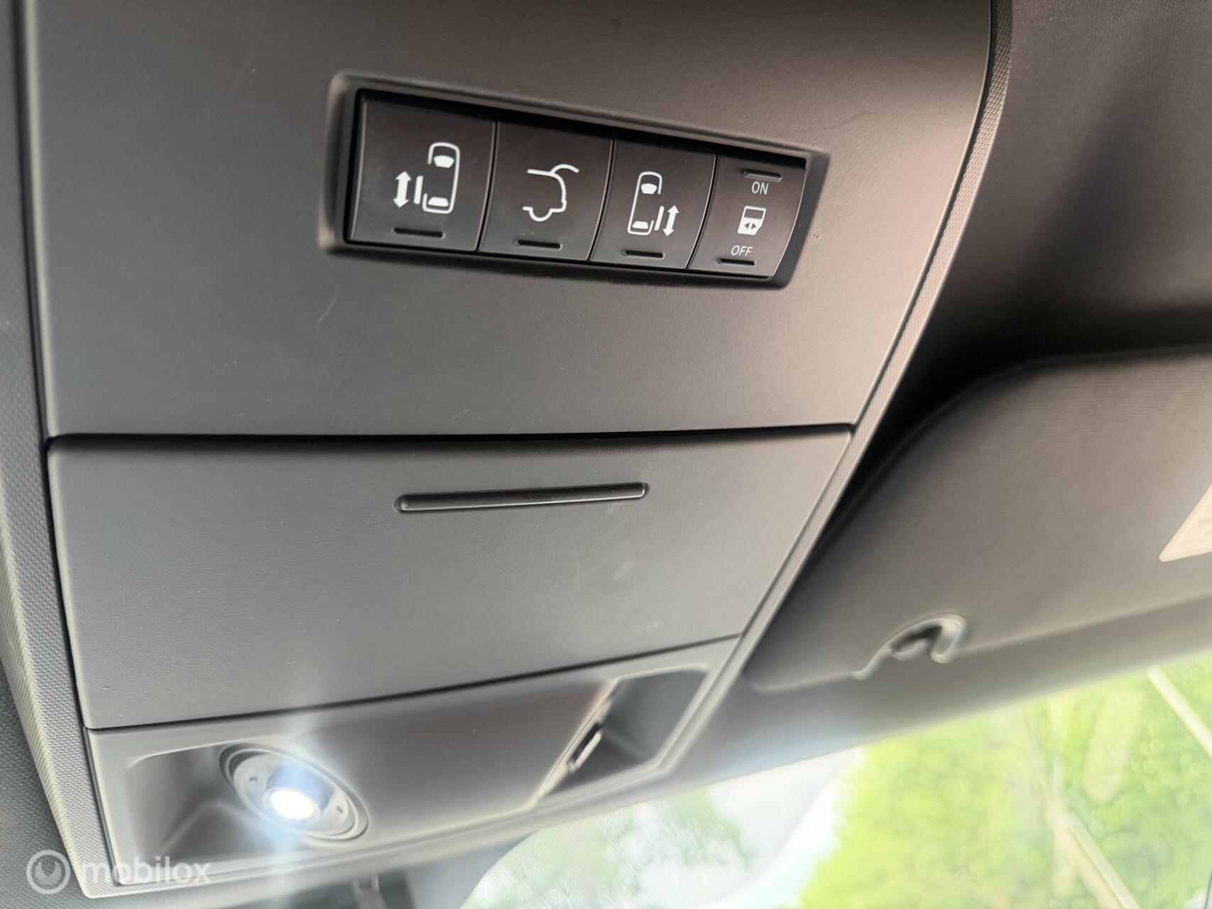 Foto van Lancia Voyager